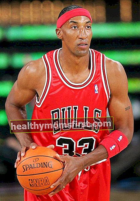 Скотті Піппен виступає у стріляючих зірках Haier під час Вихідних зірок НБА 2007 року