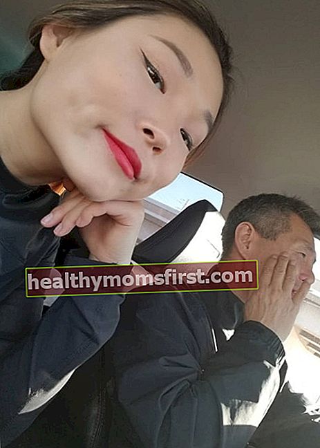 Chloe Kim Aralık 2017'de selfie çekiyor