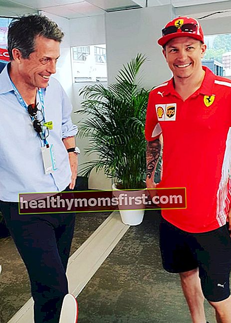 Kimi Räikkönen dan aktor Inggris Hugh Grant di sela-sela GP Monaco pada Mei 2018