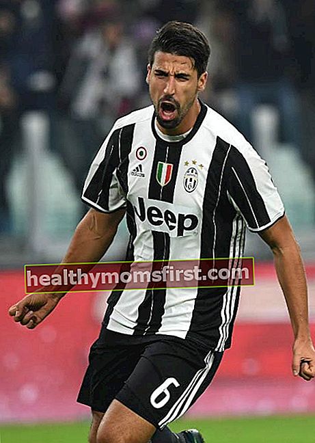 Sami Khedira merayakan setelah mencetak gol untuk Juventus melawan Pescara Calcio pada November 2016