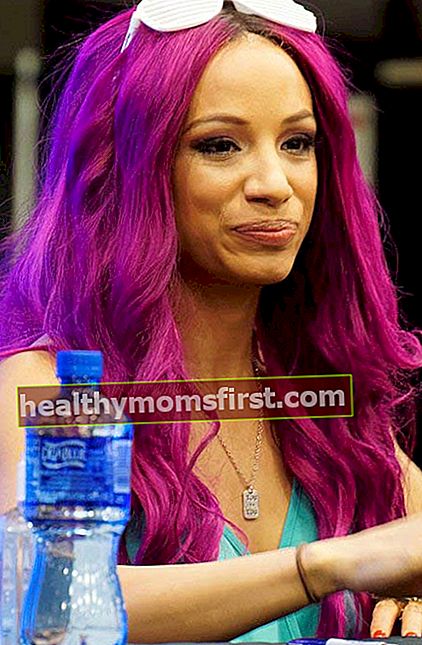 Sasha Banks ระหว่าง WrestleMania 32 Axxess เมื่อวันที่ 2 เมษายน 2016