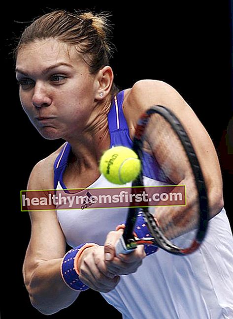 Simona Halep bermain rembatan dalam satu perlawanan