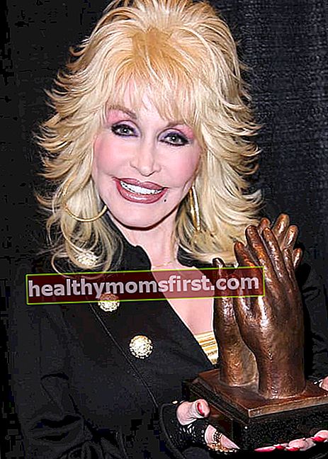 Dolly Parton menerima Penghargaan Tepuk Tangan Liseberg pada tahun 2010