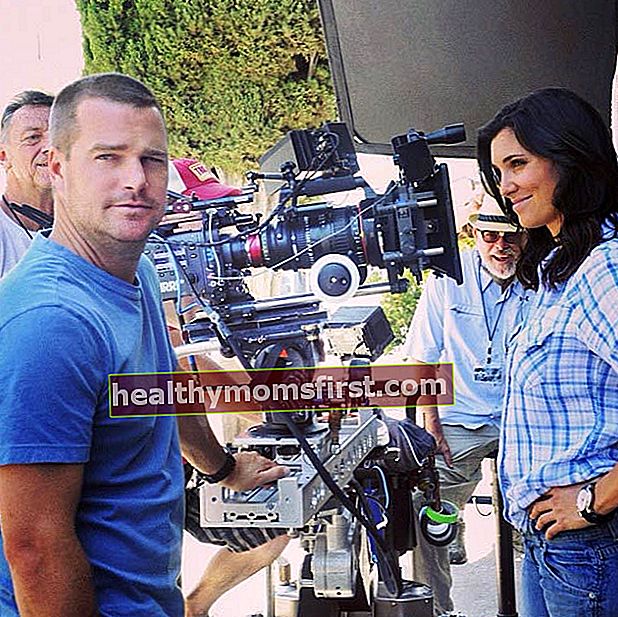 Chris O'Donnell dan Daniela Ruah di set NCIS: Los Angeles pada Oktober 2013