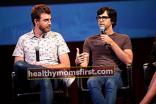 Link Neal (Kanan) dan Rhett McLaughlin berbicara di VidCon 2014