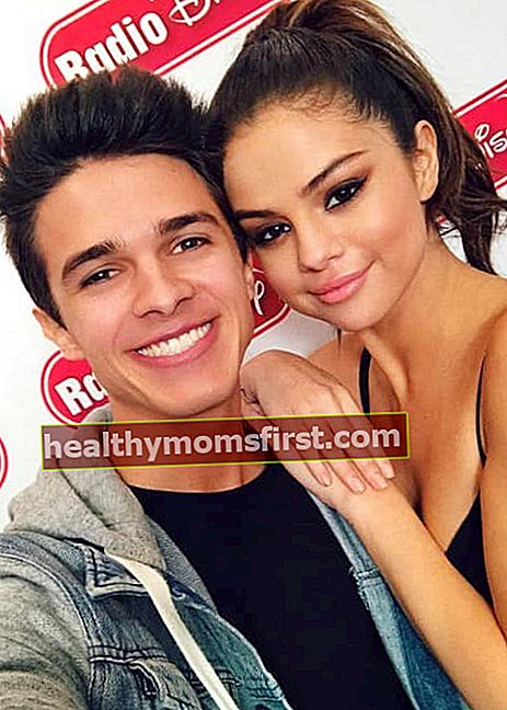 Brent Rivera dan Selena Gomez dalam selfie pada Juni 2017