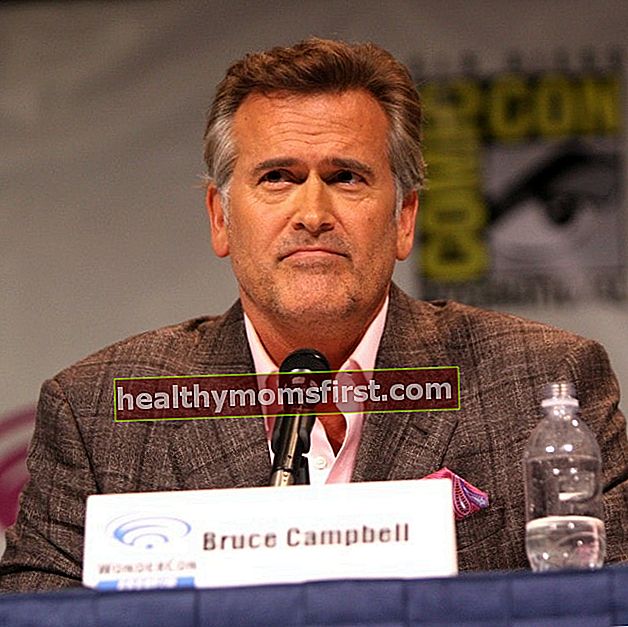 Bruce Campbell seperti yang terlihat pada Maret 2013 menghadiri WonderCon di Anaheim Convention Center, Anaheim, California