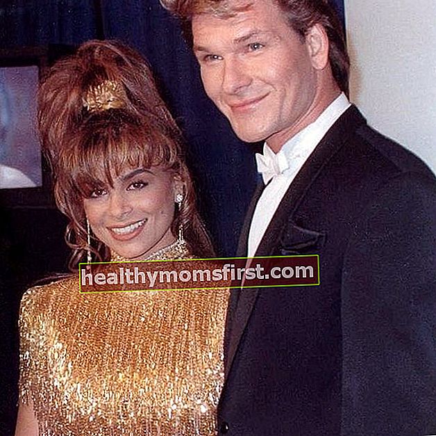 Patrick Swayze saat difoto dengan Paula Abdul pada tahun 1990