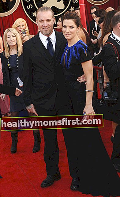 Sandra Bullock dan bekas suaminya Jesse James.