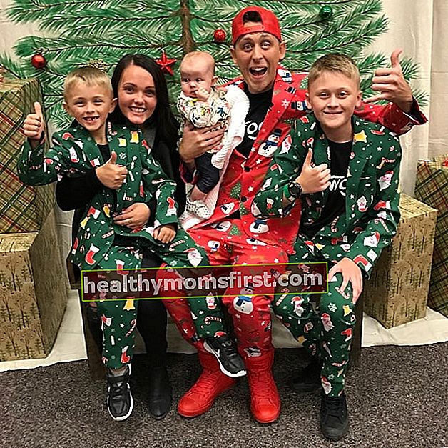 Noah Atwood (Sudut Kanan) seperti yang terlihat dalam foto Natal bersama keluarganya pada Desember 2017