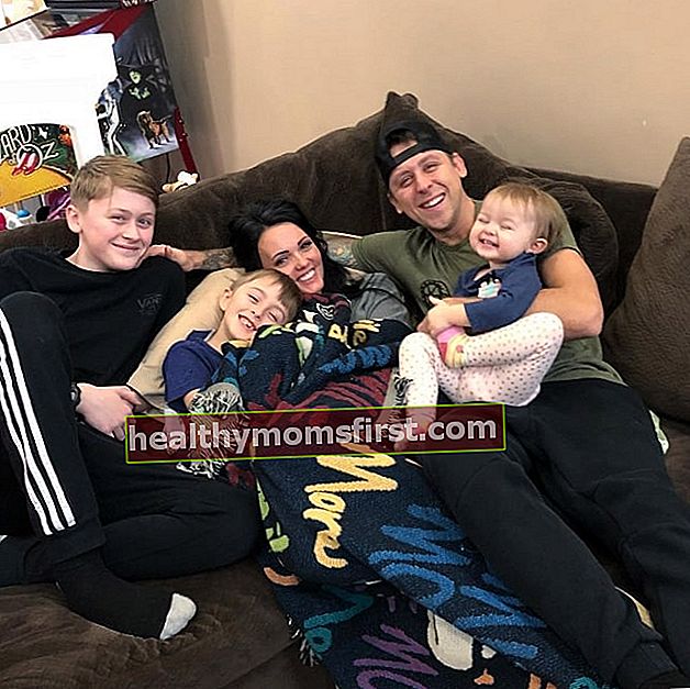 Noah Atwood (Pojok Kiri) tersenyum dalam foto bersama keluarganya pada Maret 2019