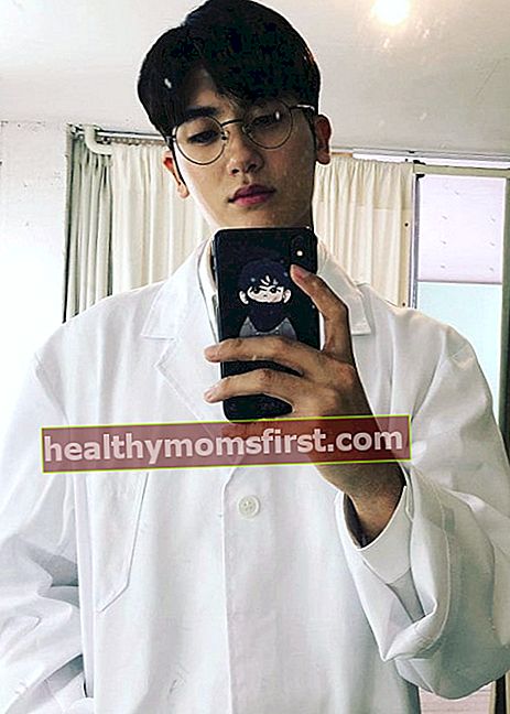 Park Hyung-sik dalam selfie pada Oktober 2018