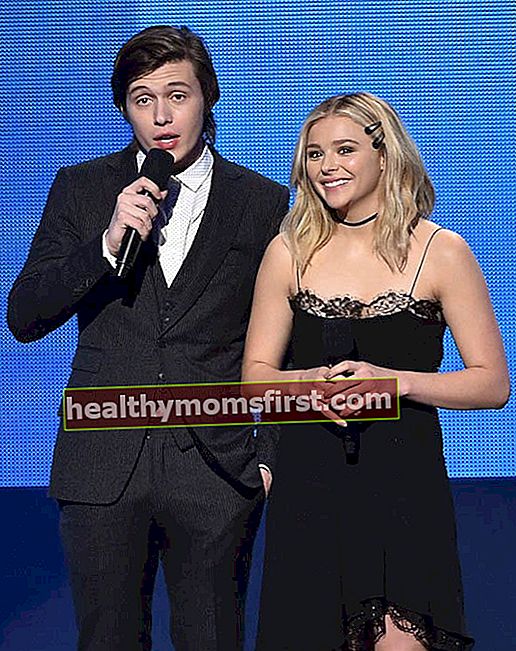 2015 American Music Awards의 Chloe Grace Moretz와 Nick Robinson