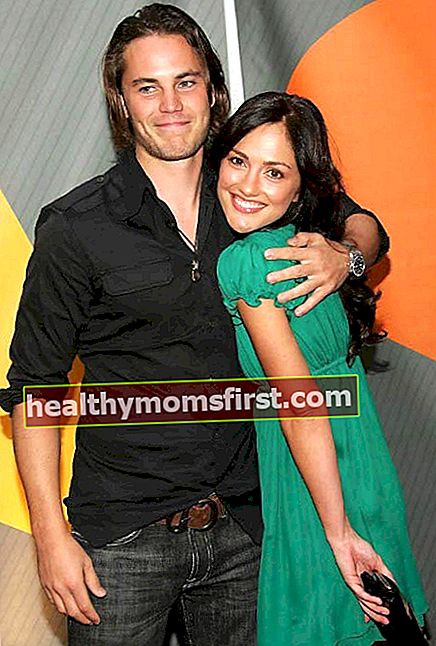 Taylor Kitsch dan pacarnya Minka Kelly di acara NBC Upfronts pada Mei 2007