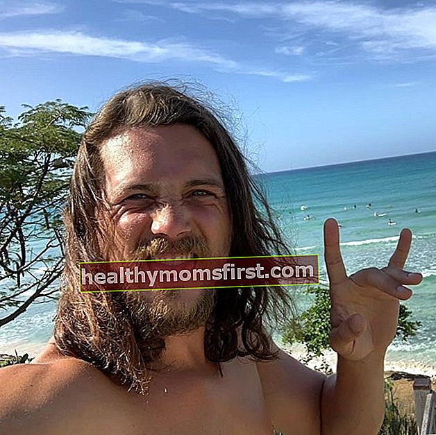 Ben Robson seperti yang terlihat dalam selfie yang diambil di tepi pantai pada Desember 2019