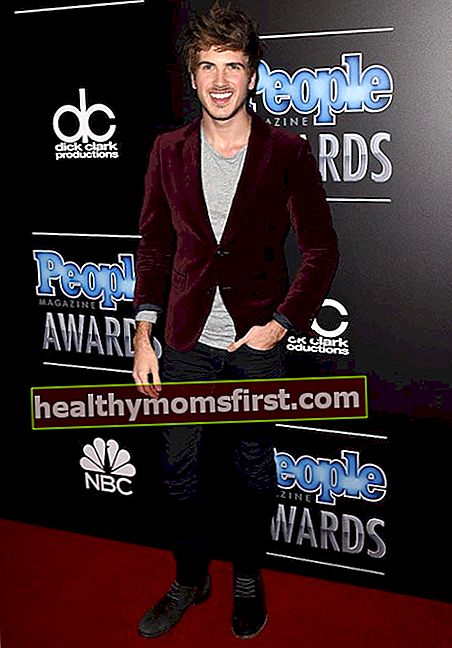 Joey Graceffa selama PEOPLE Magazine Awards pada bulan Desember 2014