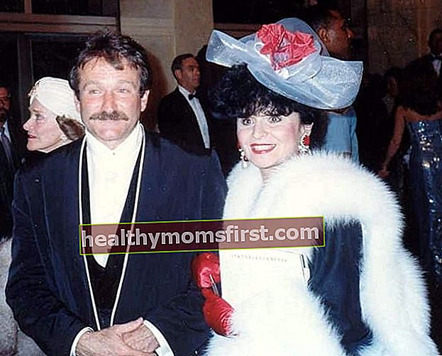 Robin Williams berfoto dengan jurnalis Polandia Yola Czaderska-Hayek di Academy Awards ke-62 pada tahun 1990