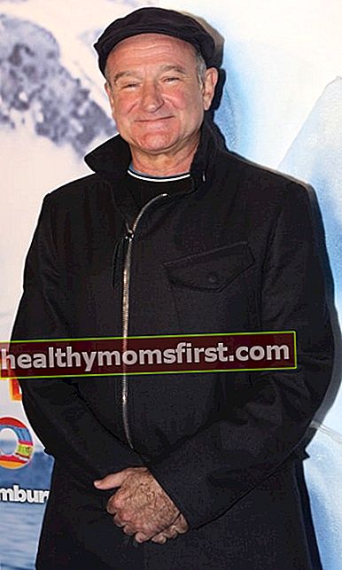 Robin Williams berpose untuk kamera pada pemutaran perdana 'Happy Feet Two' Australia di Entertainment Quarter di Sydney, Australia pada Desember 2011