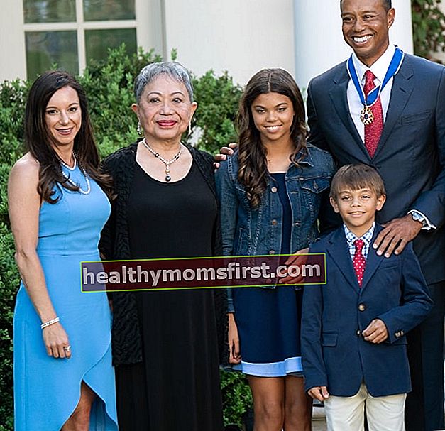 Dari Kiri - Erica Herman, ibu Tiger Woods Kultida Woods, putri Tiger Woods Sam Woods, putra Tiger Woods Charlie Woods, dan Tiger Woods setelah ia menerima Presidential Medal of Freedom pada 6 Mei 2019