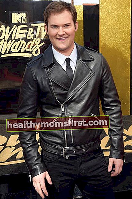 Джастін Прентіс на премії MTV Movie And TV Awards у травні 2017 року