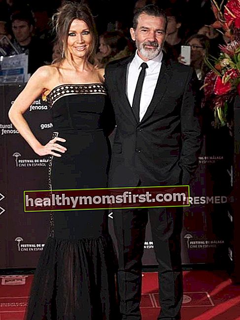 Antonio Banderas dan Nicole Kimpel pada upacara penutupan Malaga Film Festival ke-20 pada Maret 2017