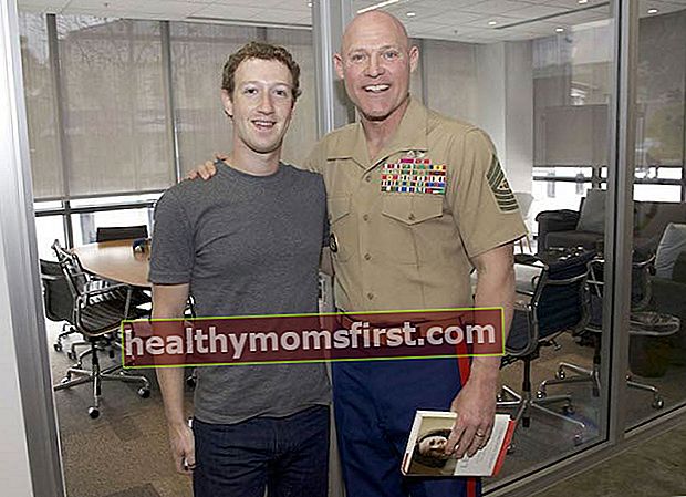 Sersan Korps Marinir utama, Micheal P. Barrett dan Mark Zuckerberg