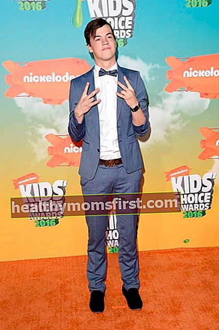 Taylor Caniff di Nickelodeon's Kids 'Choice Awards pada Maret 2016