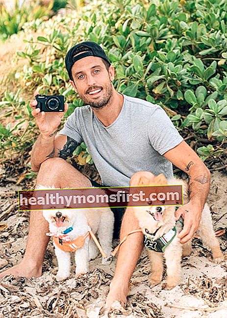Sawyer Hartman dengan anjing peliharaannya, seperti yang terlihat pada Agustus 2019