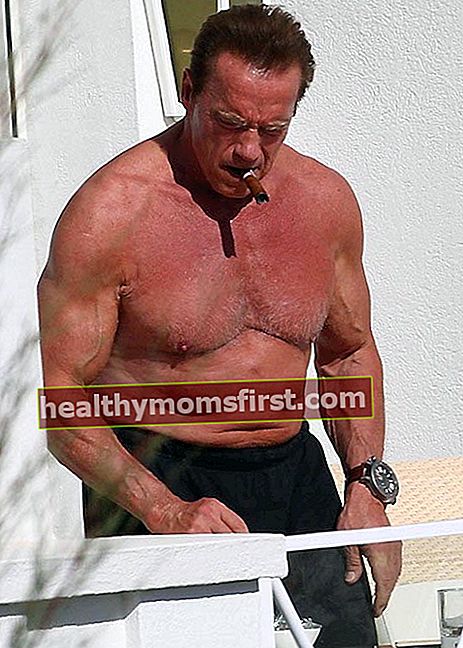 Arnold Schwarzenegger bertelanjang dada Mei 2014 Cannes, Prancis