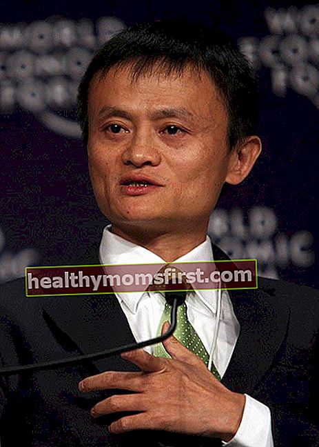 Jack Ma bercakap semasa Mesyuarat Tahunan Forum Ekonomi Dunia pada bulan September 2008
