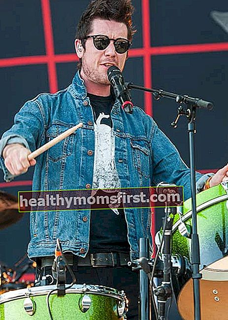 Dan Smith ในงาน Rock im Park Festival ในเดือนมิถุนายน 2558