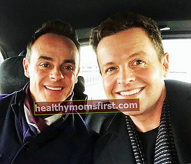 Declan Donnelly (Kanan) dan Anthony McPartlin dalam selfie pada Januari 2019