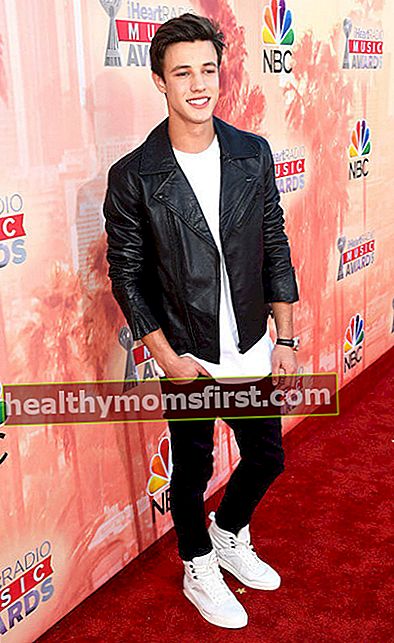 Cameron Dallas di 2015 NBC iHeartRadio Music Awards