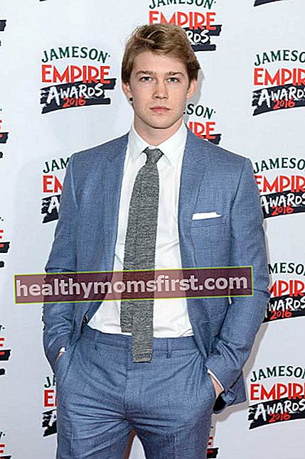 Joe Alwyn di Jameson Empire Awards pada Maret 2016