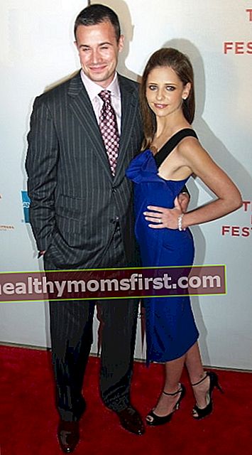 Freddie Prinze Jr. dan Sarah Michelle Geller seperti yang terlihat pada April 2007