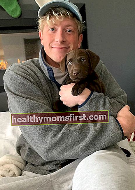 Matt King dengan anjingnya seperti yang terlihat pada Desember 2019