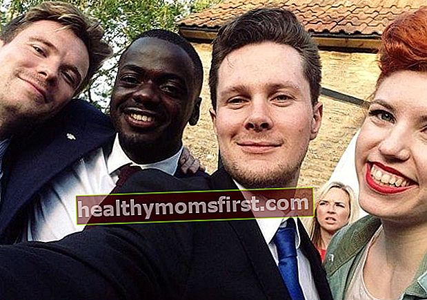 Daniel Kaluuya (Kedua dari Kiri) dalam selfie dengan teman-temannya pada Juni 2015