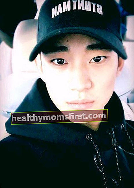 Kim Soo-Hyun dalam Selfie Instagram pada Maret 2016