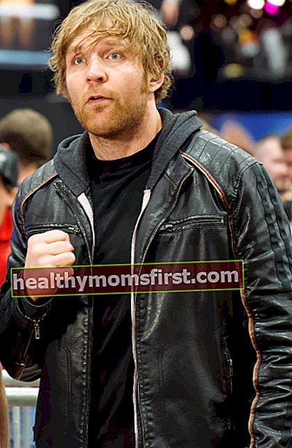 Dean Ambrose seperti yang terlihat di WrestleMania 32 Axxess pada Maret 2016