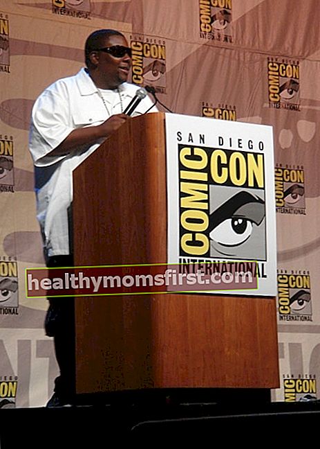 2006年7月にサンディエゴコミックコンで話しているときに見られるケナントンプソン