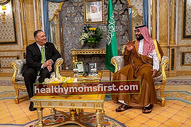 2019 년 9 월 사우디 아라비아 제다에서 마이클 R. 폼페이 오 미 국무 장관을 만난 모하마드 빈 살만 (오른쪽)