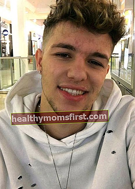 Lucas Ollinger dalam selfie Instagram seperti yang dilihat pada Februari 2018