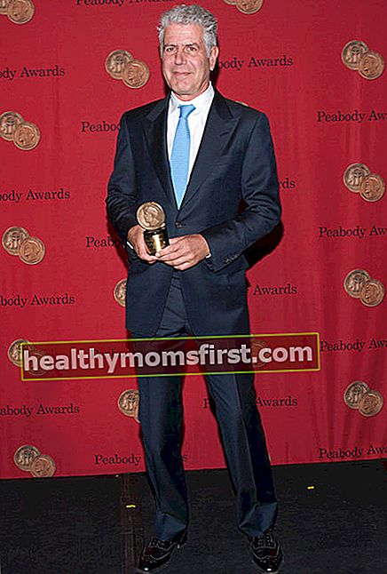 Anthony Bourdain dengan Peabody Award 2014