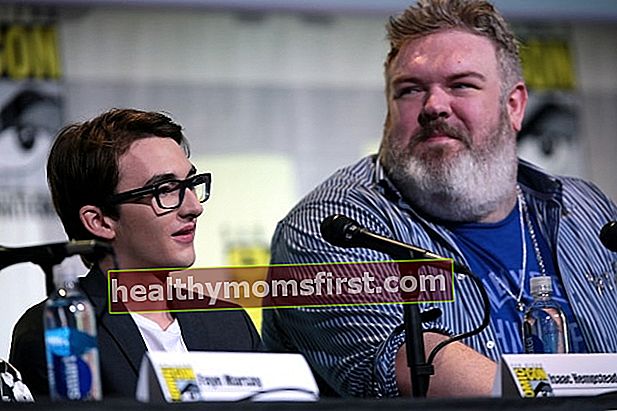 Kristian Nairn (ขวา) กับ Isaac Hempstead Wright ในงาน San Diego Comic-Con International ปี 2016 สำหรับ 'Game of Thrones'