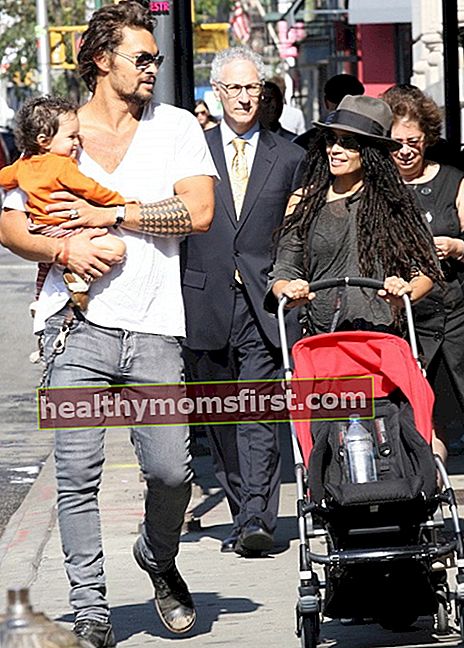 Jason Momoa bersama Lisa Bonet dan keluarga