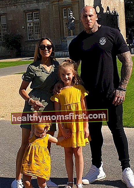 2019 년 8 월 Longleat Safari Park에서 아내 Sasha Ford와 딸 Imogen 및 Wynter와 함께 찍은 Martyn Ford