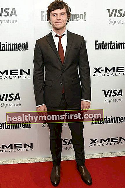 Evan Peters ในการฉาย X-Men Apocalypse New York ในเดือนพฤษภาคม 2559