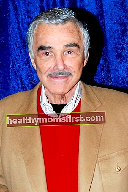 Burt Reynolds seperti yang dilihat di Hollywood Blvd Cinema yang terletak di Woodridge, DuPage County, Illinois, Amerika Syarikat pada bulan April 2011