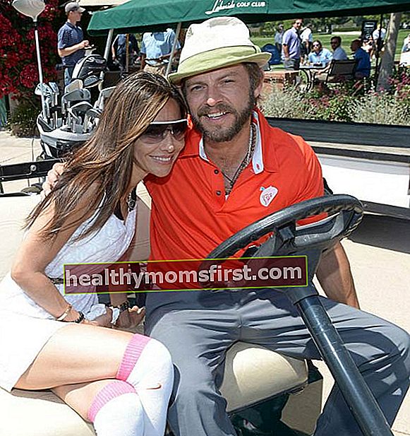Vanessa Marcil dan Carmine Giovinazzo di Tahunan ke-5 Selebriti Golf Klasik George Lopez pada Mei 2012