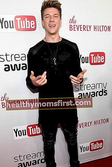 Collins Key, Ekim 2016'da 6. Yıllık Streamy Ödüllerinde